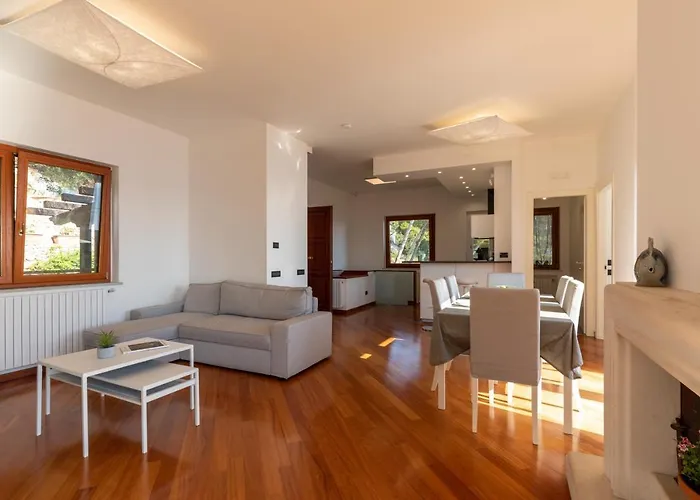 Appartamento In Villa Con Accesso Al Mare, Vista Mozzafiato